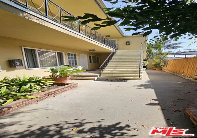 Homes for sale in Santa Monica, CA | 1307 15th St, Santa Monica, CA 90404 | MLS# 25547121
