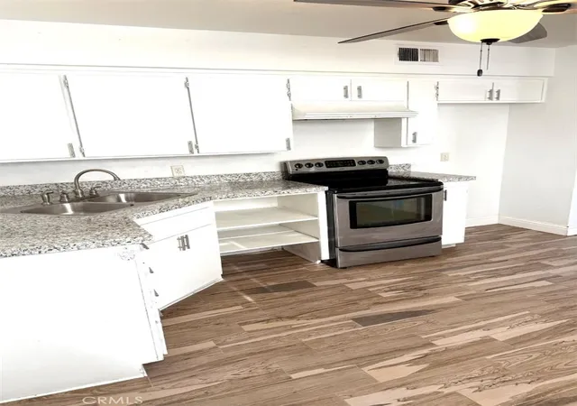 4th image of 710 N Chester Ave, Bakersfield, CA 93308 | MLS# DW25123838