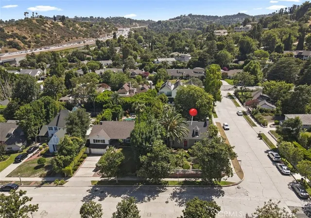 3rd image of 15454 Sutton St, Sherman Oaks, CA 91403 | MLS# SR25126826