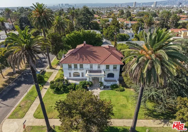 Photo 1 of Sale Pending at 1685 S Victoria Ave, Los Angeles, CA 90019 | MLS# 25548679 | Listing updated on 2026-05-22