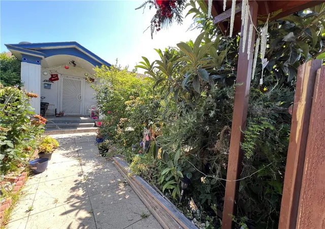 2nd image of 1500 W 52nd, Los Angeles, CA 90062 | MLS# IV25128400