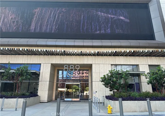 2nd image of 889 Francisco St #2601, Los Angeles, CA 90017 | MLS# WS25129430
