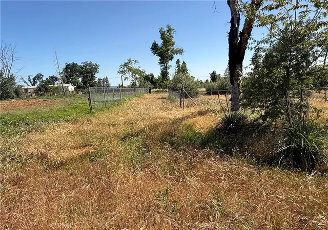 Photo 3 of Sale Pending at 1438 Toni Dr, Paradise, CA 95969 | MLS# SN25122776 | Listing updated on 2026-09-30