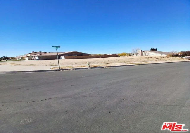 Photo 1 of Land for sale at 14020 N Topmast Dr, Helendale, CA 92342 | MLS# 25551371 | Listing updated on 2026-01-15