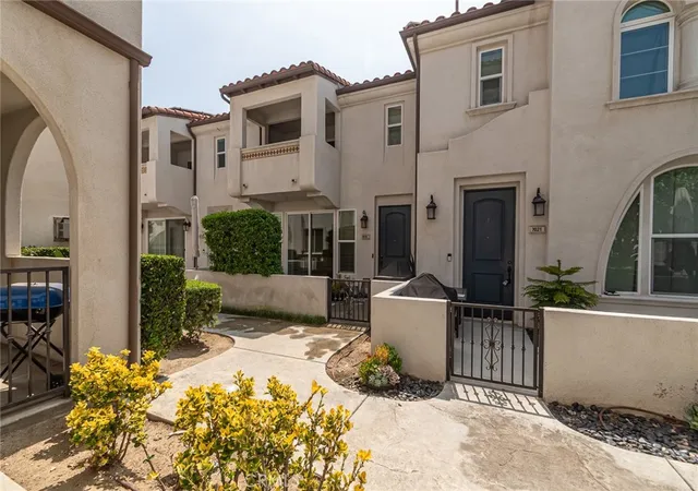 3rd image of 7019 Passons Blvd, Pico Rivera, CA 90660 | MLS# CV25131664