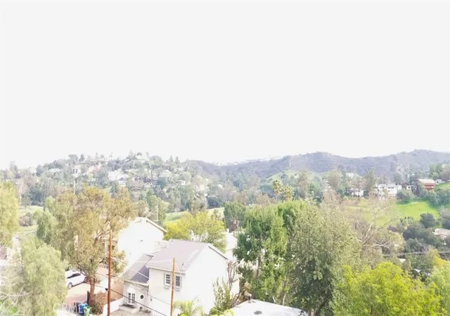 10th image of 4525 Ensenada, Woodland Hills, CA 91364 | MLS# PW25132942