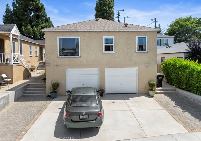 Photo 1 of Sale Pending at 612 E Fairview Blvd, Inglewood, CA 90302 | MLS# SW25133627 | Listing updated on 2026-10-07