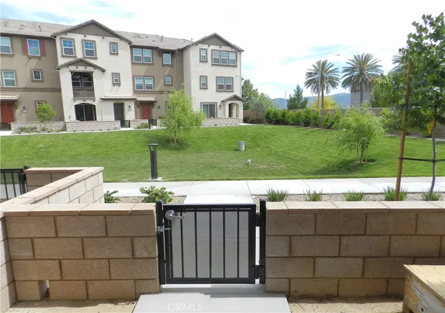 Photo 2 of Townhouse for sale at 28010 Melrose Dr, Temecula, CA 92591 | MLS# TR25134136 | Listing updated on 2026-09-23