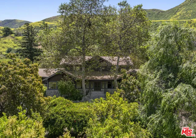 1st image of 15454 S Mountain Rd, Santa Paula, CA 93060 | MLS# 25548499