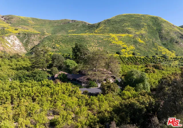 Photo 3 of Mansion for sale at 15454 S Mountain Rd, Santa Paula, CA 93060 | MLS# 25548499 | Listing updated on 2026-09-01