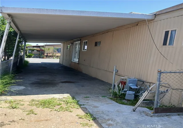 2nd image of 250 Linden Ave, Rialto, CA 92376 | MLS# PW25135619