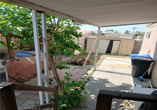 3rd image of 250 Linden Ave, Long Beach, CA 90802