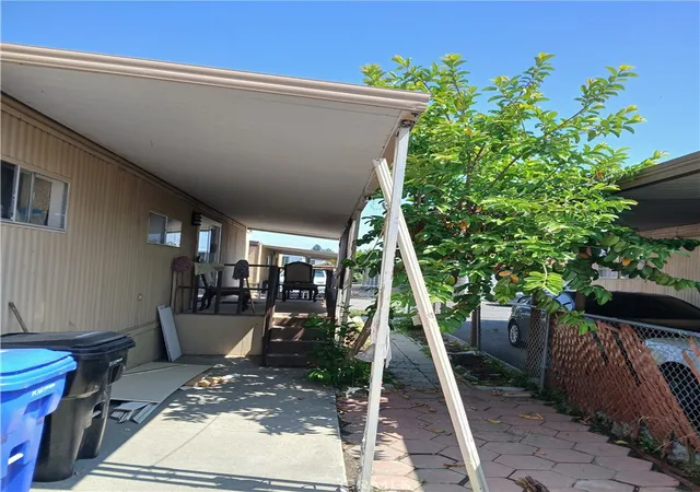 4th image of 250 Linden Ave, Long Beach, CA 90802