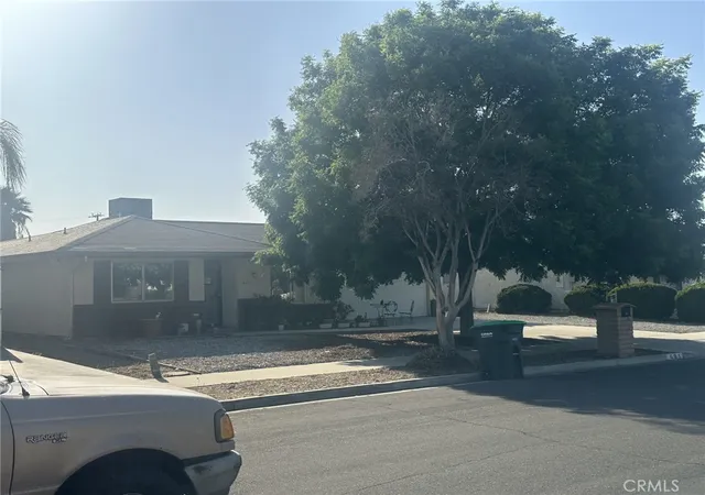 Photo 3 of Single family home for sale at 621 Brian St, Hemet, CA 92544 | MLS# IV25136299 | Listing updated on 2026-09-09