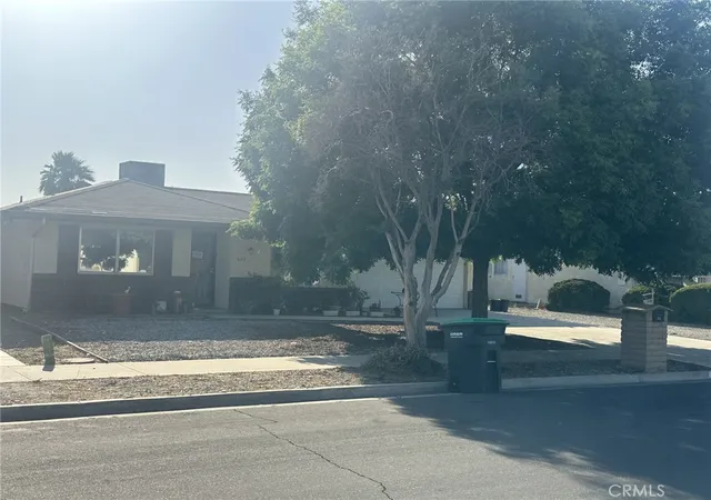 Photo 4 of Single family home for sale at 621 Brian St, Hemet, CA 92544 | MLS# IV25136299 | Listing updated on 2026-09-09