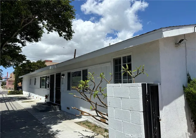 Photo 3 of House for sale at 989 W 2nd Street, San Pedro, CA 90731 | MLS# OC25136753 | Listing updated on 2026-09-23