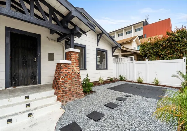 Photo 3 of Sale Pending at 4095 Albatross St, San Diego, CA 92103 | MLS# PW25125404 | Listing updated on 2026-08-31
