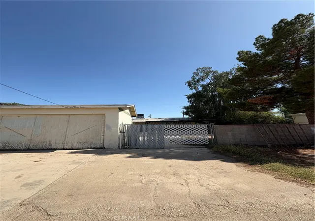Homes for sale in Blythe, CA | 927 E Murphy, Blythe, CA 92225 | MLS# OC25137973