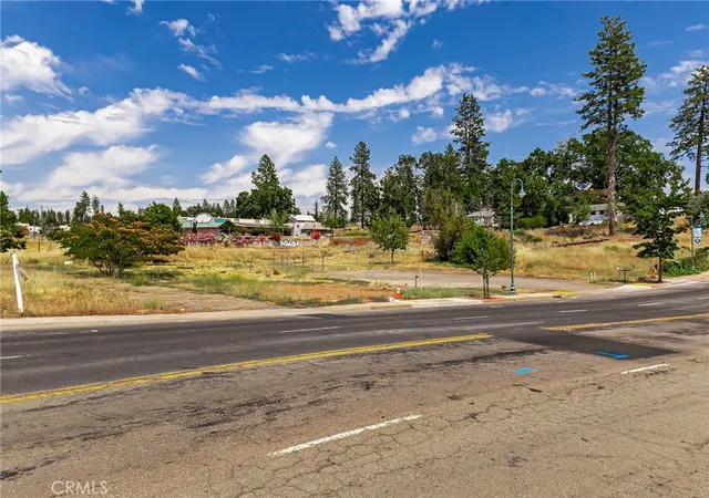 Photo 3 of Sale Pending at 67 Pearson Rd, Paradise, CA 95969 | MLS# SN25139516 | Listing updated on 2025-11-13