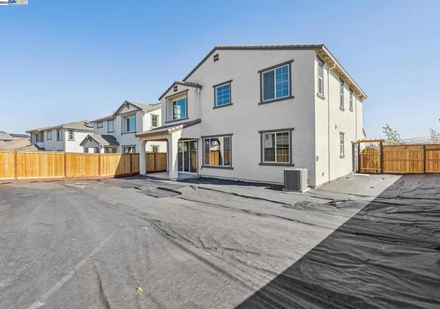 3rd image of 349 E Gobind Blvd, Mountain House, CA 95391 | MLS# 41102548