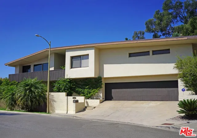 1st image of 1461 Laurel Way, Beverly Hills, CA 90210 | MLS# 25557057