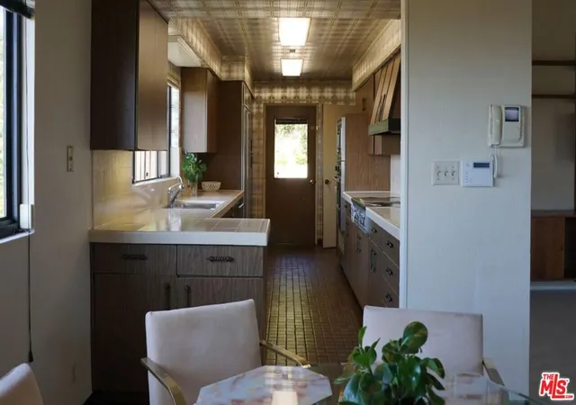 4th image of 1461 Laurel Way, Beverly Hills, CA 90210 | MLS# 25557057