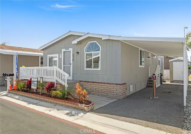 Photo 3 of Manufactured home for sale at 21851 Newland St #270, Huntington Beach, CA 92646 | MLS# OC25142661 | Listing updated on 2026-09-16