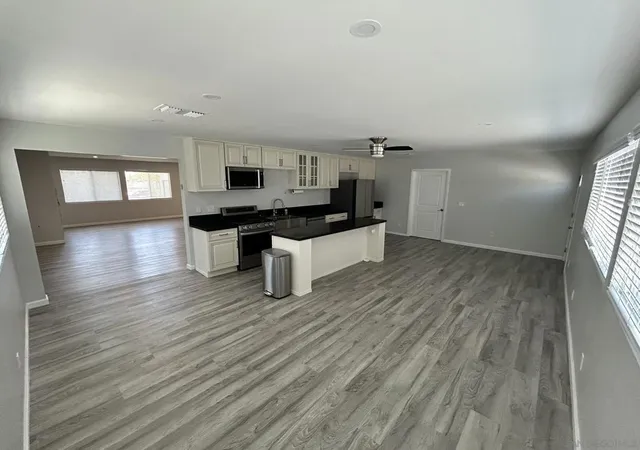 4th image of 27452 Silver Lakes Pkwy, Helendale, CA 92342 | MLS# 250031661SD