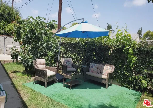 36th image of 8130 Grimsby Ave, Los Angeles, CA 90045 | MLS# 25547733