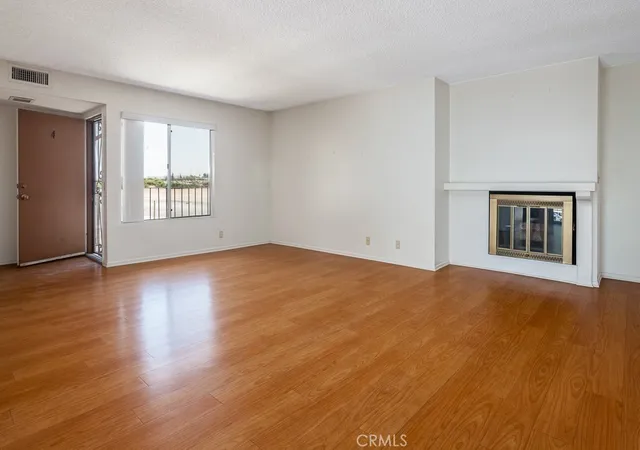 Photo 2 of Condo for sale at 42849 15th St W #4, Lancaster, CA 93534 | MLS# SR25144137 | Listing updated on 2026-09-30