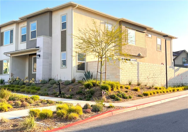 Homes for sale in Valencia, CA | 27620 Symphony Pl, Valencia, CA 91381 | MLS# SR25139377
