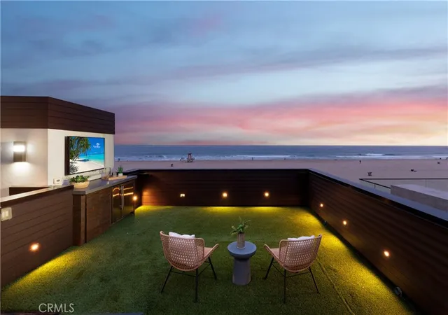5th image of 7104 W Oceanfront, Newport Beach, CA 92663 | MLS# OC25133061