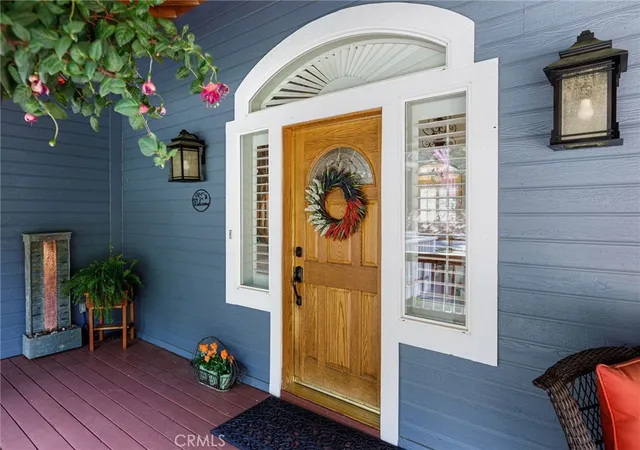 Photo 3 of Single family home for sale at 28575 Manitoba Dr, Lake Arrowhead, CA 92352 | MLS# IG25147490 | Listing updated on 2026-10-01