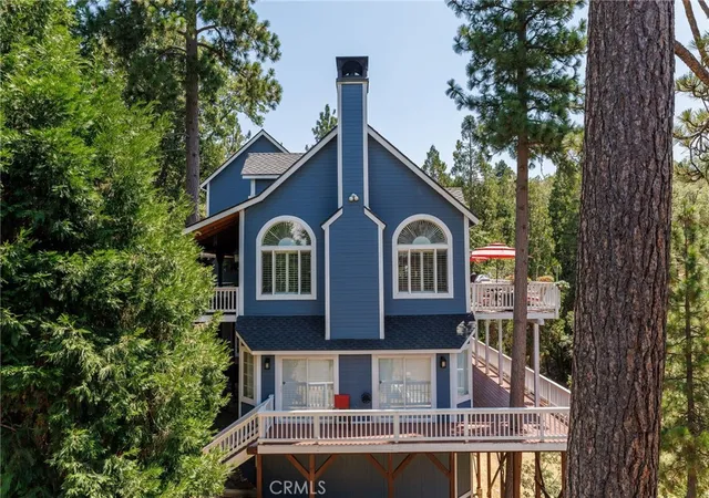 Photo 4 of Single family home for sale at 28575 Manitoba Dr, Lake Arrowhead, CA 92352 | MLS# IG25147490 | Listing updated on 2026-10-01