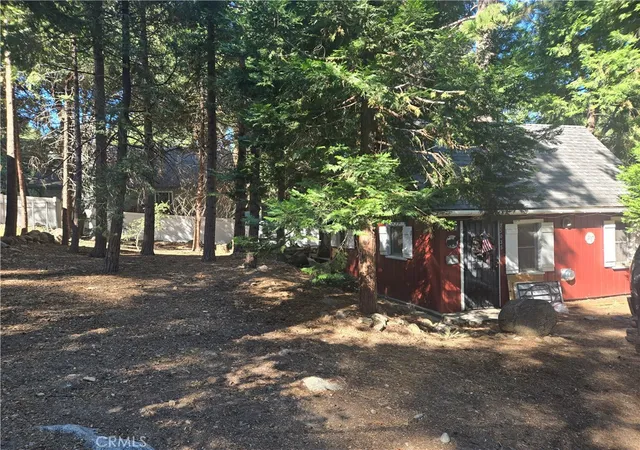 Homes for sale in Crestline, CA | 25035 Moon Dr, Crestline, CA 92325 | MLS# IG25148125