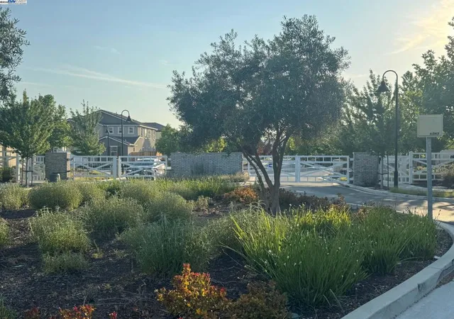 3rd image of 5611 Trinity Lakes Ln, Antioch, CA 94531 | MLS# 41103491