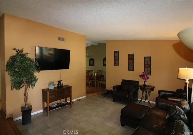 Homes for sale in Palmdale, CA | 4537 Elwood Ave, Palmdale, CA 93552 | MLS# BB25149491