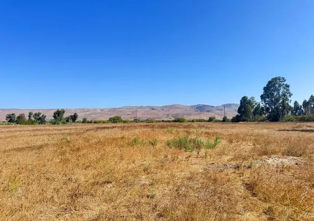 Photo 3 of House for sale at 10868 Dougherty Ave, Morgan Hill, CA 95037 | MLS# ML82013337 | Listing updated on 2026-09-07
