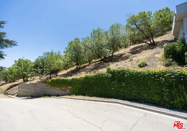 Photo 3 of Land for sale at 3995 Glenalbyn Dr, Los Angeles, CA 90065 | MLS# 25560793 | Listing updated on 2026-09-30
