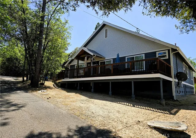 Homes for sale in Bass Lake, CA | 39567 E Idylwild, Bass Lake, CA 93604 | MLS# FR25149136