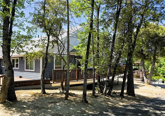 Homes for sale in Bass Lake, CA | 39567 E Idylwild, Bass Lake, CA 93604 | MLS# FR25149136