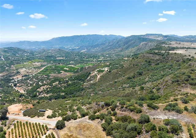 2nd image of 15 Via Escalon, Temecula, CA 92590 | MLS# SW25149553