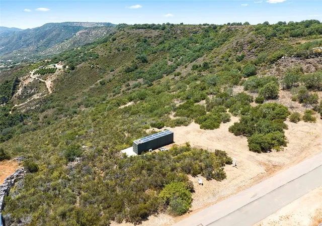 3rd image of 15 Via Escalon, Temecula, CA 92590 | MLS# SW25149553