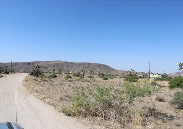9th image of 0 Minna Gombell Ln, Pioneertown, CA 92268 | MLS# CV25150716