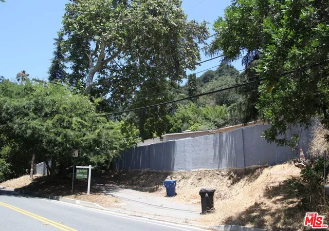 Photo 1 of Single family home for sale at 2534 Benedict Cyn Dr, Beverly Hills, CA 90210 | MLS# 25561091 | Listing updated on 2026-10-05