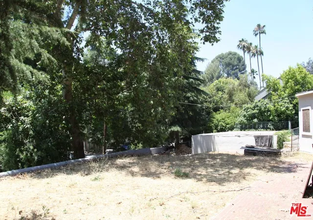 Photo 2 of Single family home for sale at 2534 Benedict Cyn Dr, Beverly Hills, CA 90210 | MLS# 25561091 | Listing updated on 2026-10-05