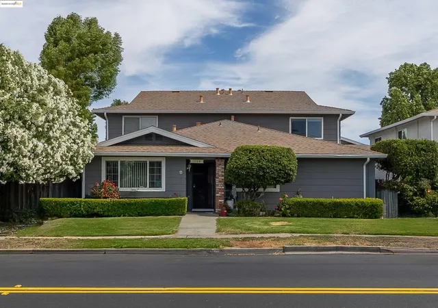 Homes for sale in Concord, CA | 1064 Mohr Ln #C, Concord, CA 94518 | MLS# 41103961