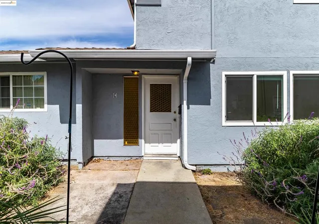 Homes for sale in Concord, CA | 1064 Mohr Ln, Concord, CA 94518