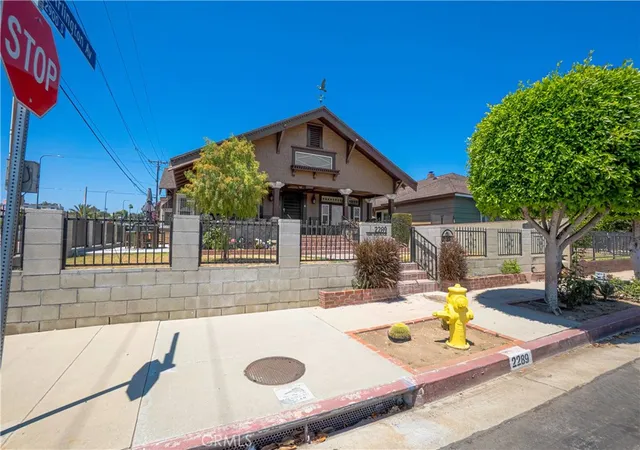 Homes for sale in Los Angeles, CA | 2289 W 29Th Pl, Los Angeles, CA 90018 | MLS# SB25153246