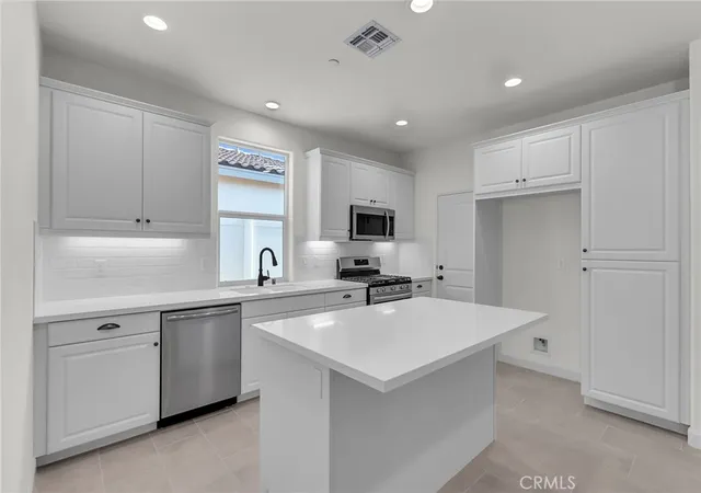 Homes for sale in Yucca Valley, CA | 7432 Desert Sky Dr, Yucca Valley, CA 92284 | MLS# IV25148487